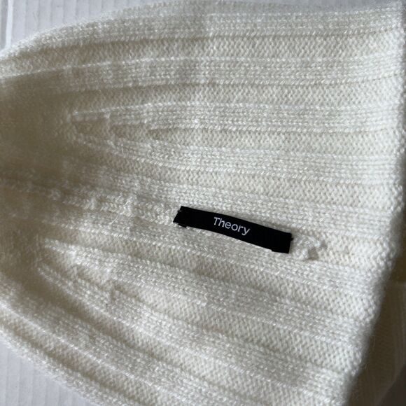 Theory 100% Cashmere OS White Beanie Hat Soft NWOT main image 6